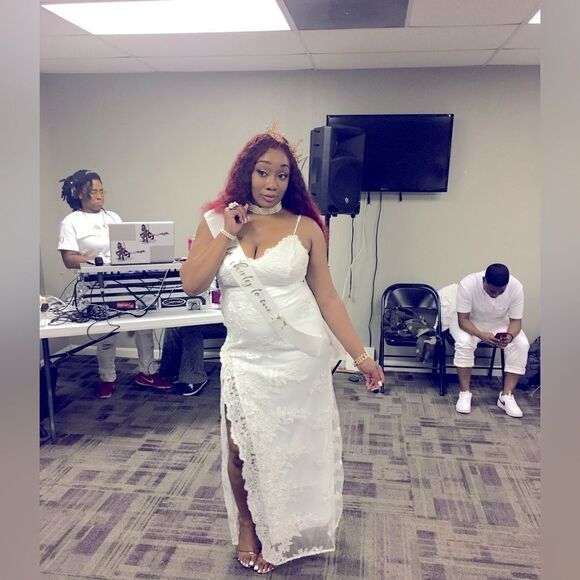 White Lace Dress! - Picture 2 of 2